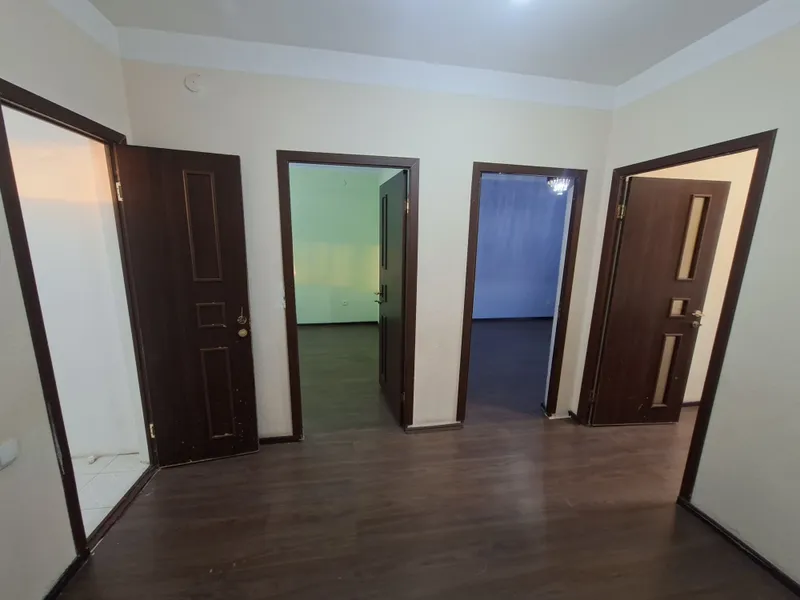 Dom sotiladi 2 x 2 Dom sotiladi 2 x 2