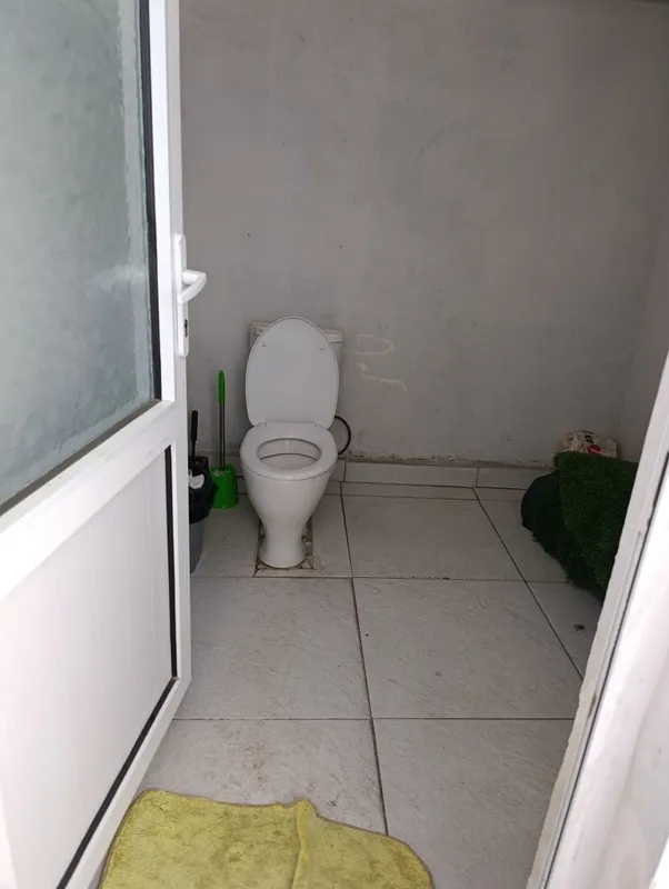 Uy sotiladi srochna 8 Uy sotiladi srochna 8