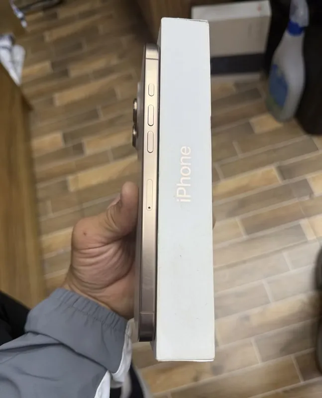 iPhone 16 Pro Max Desert, 256 ГБ 6 iPhone 16 Pro Max Desert, 256 ГБ 6