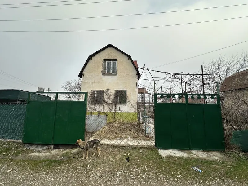 Продаю дачный участок с домом.