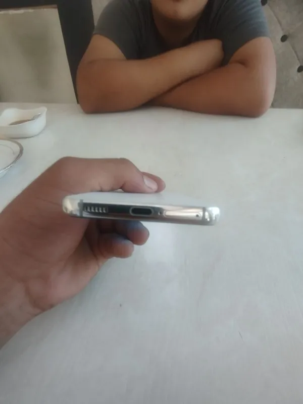 Samsung s22 5g 8/256 tali 2 Samsung s22 5g 8/256 tali 2
