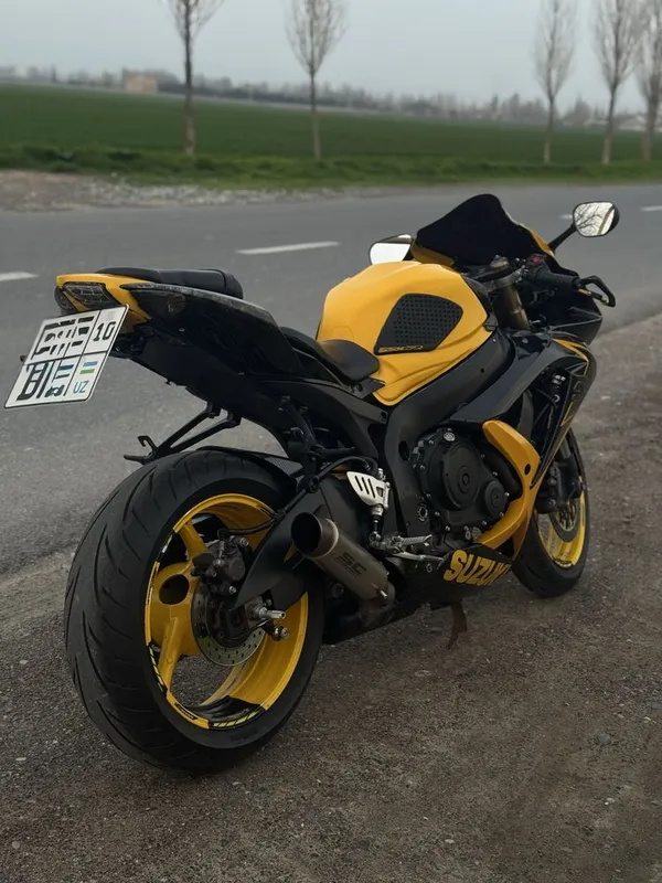 Suzuki Gsxr 600 K9 — фото 2