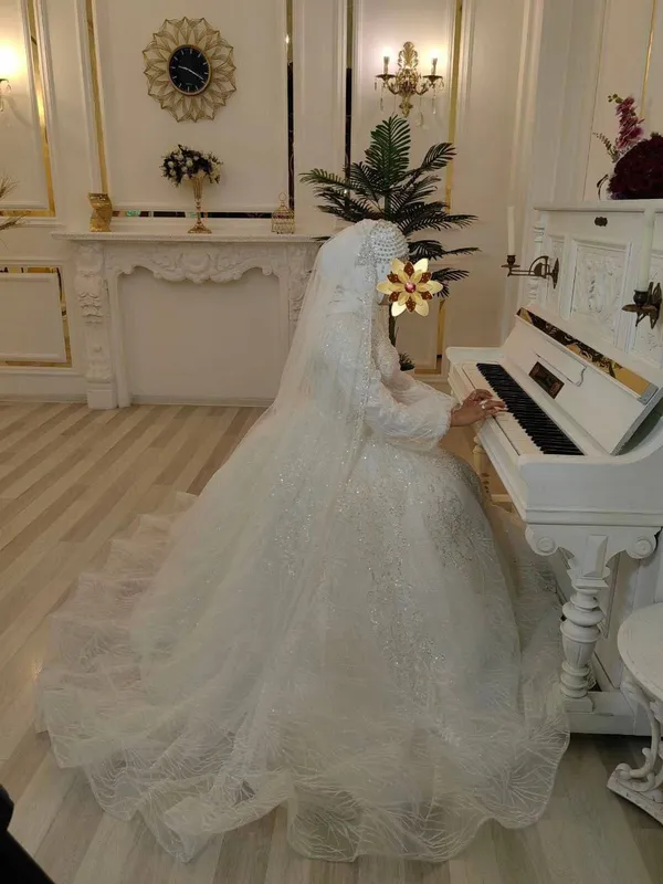 Оқ фата кўйлак — фото 1