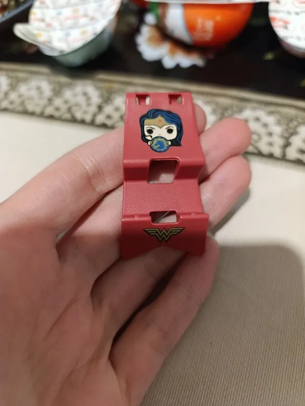 Подставка под телефон чудо- женщина Kinder joy,Funko — фото 1