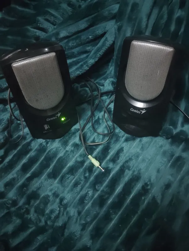 Это пара USB Колонок. Bu USB dinamiklari juftligi. 1 Это пара USB Колонок. Bu USB dinamiklari juftligi. 1