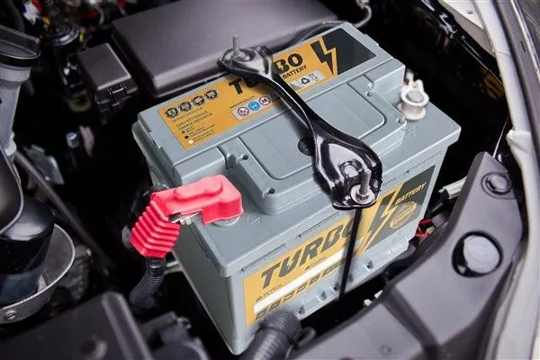 Аккумулятор Bosch Varta Delkor AGM EFB SMF Malibu Gentra Nexia — фото 4