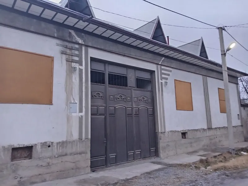 Уй зор локацияда жойлашка мактаб бокча якин сентиргаям якин зур махала