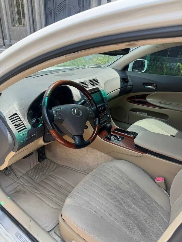 Продаётся Lexus GS 300 4 Продаётся Lexus GS 300 4