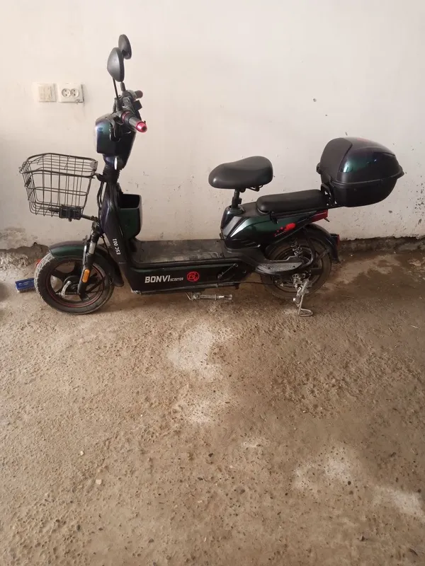 Продаётся скутер новый