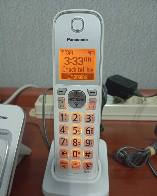 2 tasi 1 da. PANASONIC radiotelefoni: bitta telefon raqamiga ikkita trubka 7 2 tasi 1 da. PANASONIC radiotelefoni: bitta telefon raqamiga ikkita trubka 7