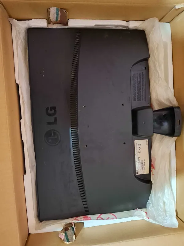Монитор lg 22 дюйм — фото 1