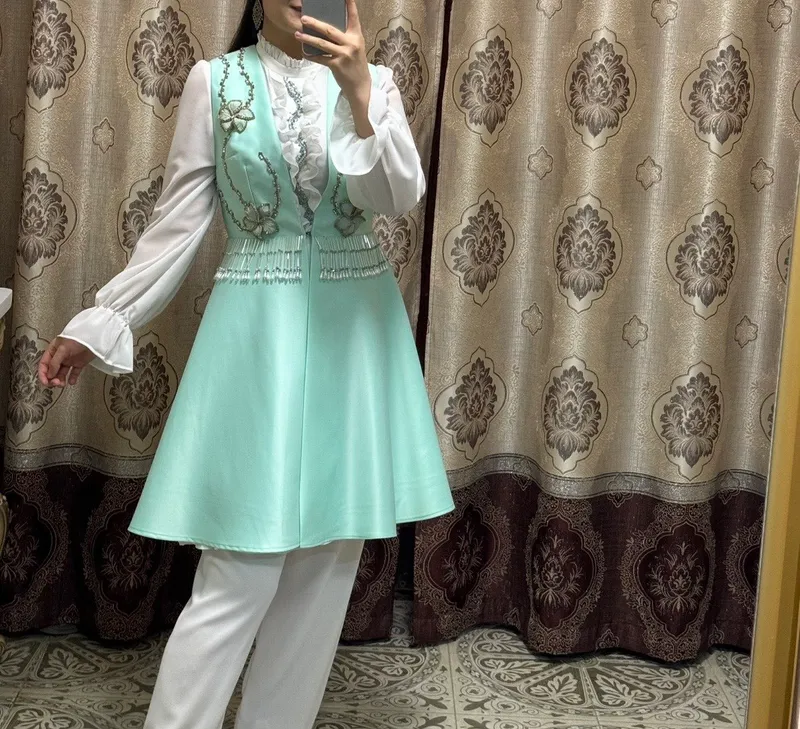 Платья