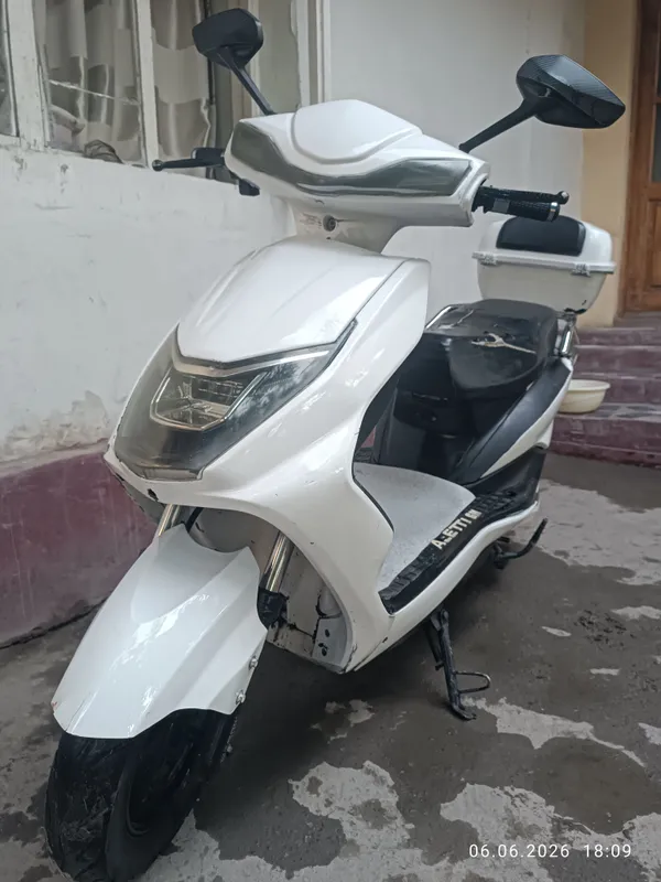Eletor sukuter sotiladi Warrion-203 MAX sotiladi