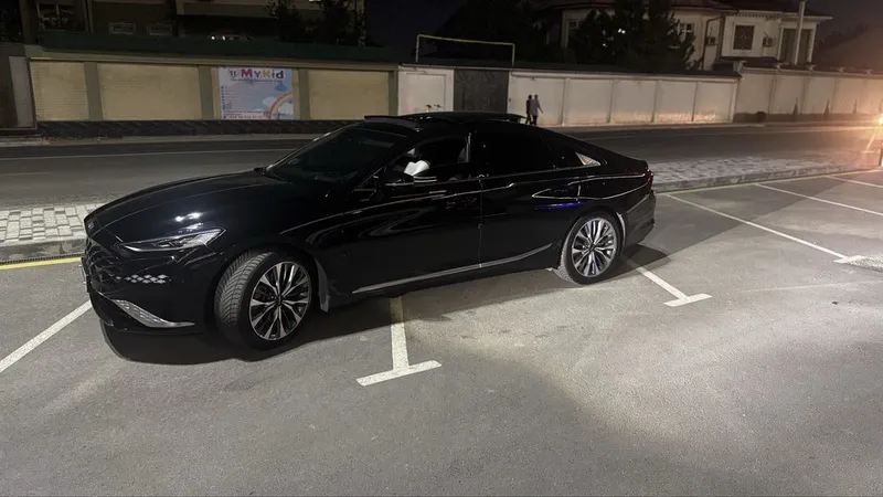 Продаю свой автомобиль Kia K8 бизнес-класса. 2 Продаю свой автомобиль Kia K8 бизнес-класса. 2