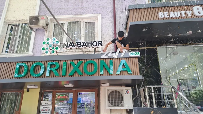 Tashqi reklamalarga Demontaj xizmatiToshkentda reklama ta'mirlash va 5