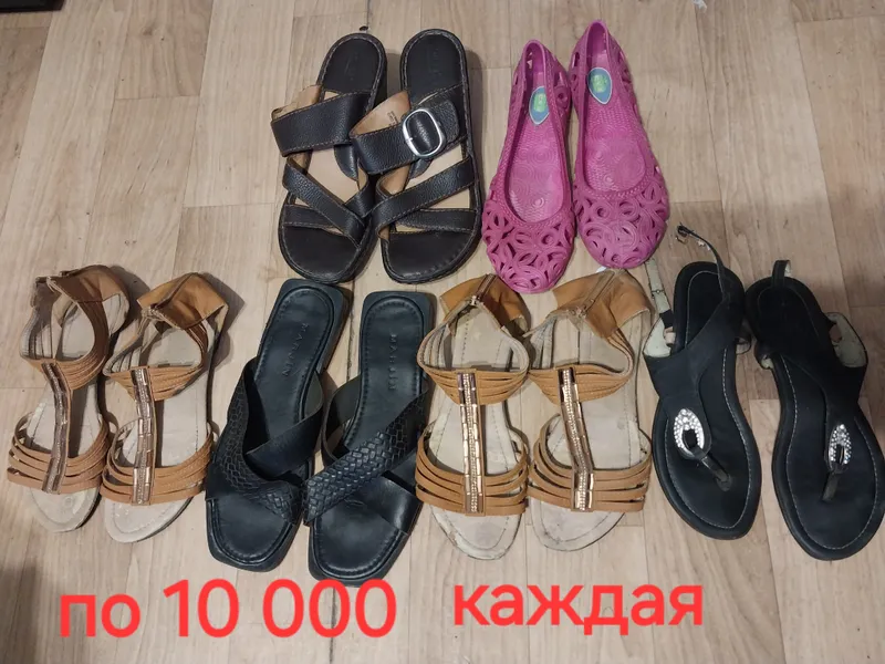 Ayollar sandallari, o‘lchami 37–38 Ayollar sandallari, o‘lchami 37–38