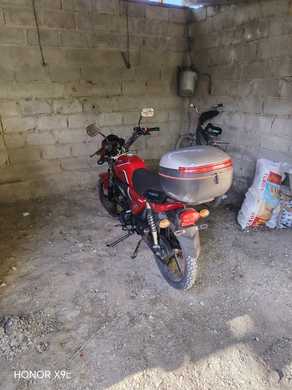 Moto sotiladi 2025 yili 5400 km da Moto sotiladi 2025 yili 5400 km da