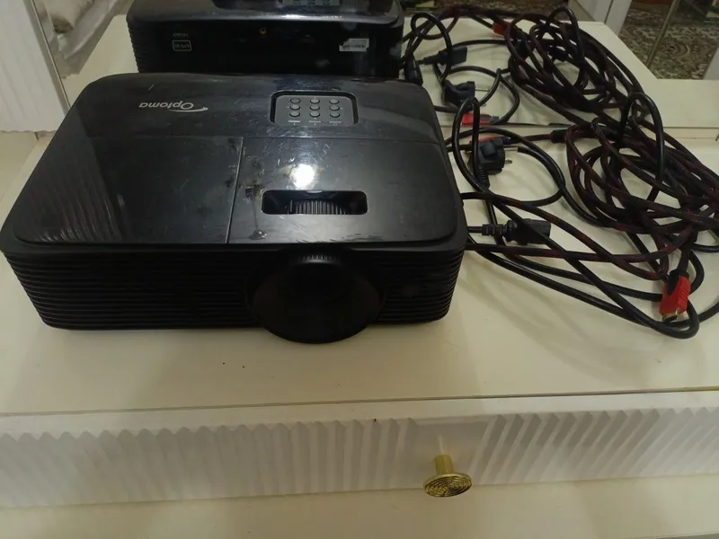 Проектор Optoma S334e (в отличном состоянии) + питания кабели + HDMI