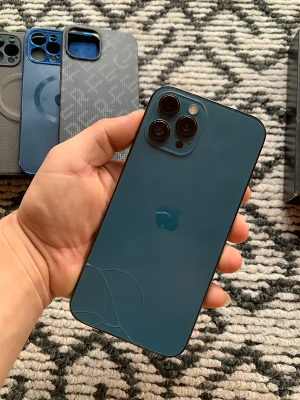 Iphone 12 pro max sotiladi