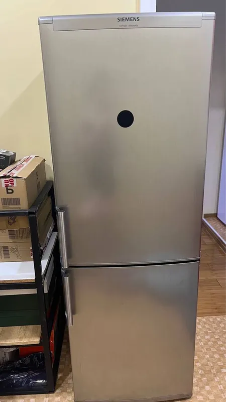 Холодильник продаётся Siemens 1
