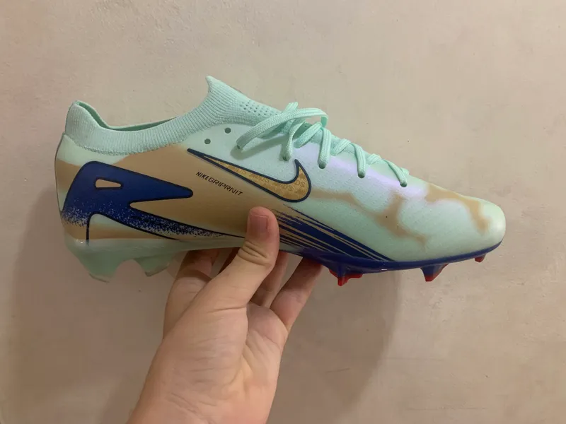 BUTSI NIKE 3