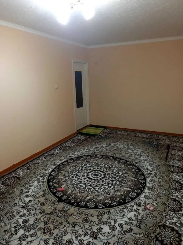 Kvartira Sheriklikka 2ta qiz bola kk Farxodski bozor yonida kvartira
