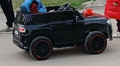 BMW X5 uslubidagi elektr bolalar mashinasi sotiladi. - Rangi: Qora - — фото 2