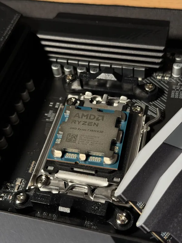 Игравой компьютер amd 9850x3d / RTX 5070 Ti — фото 2