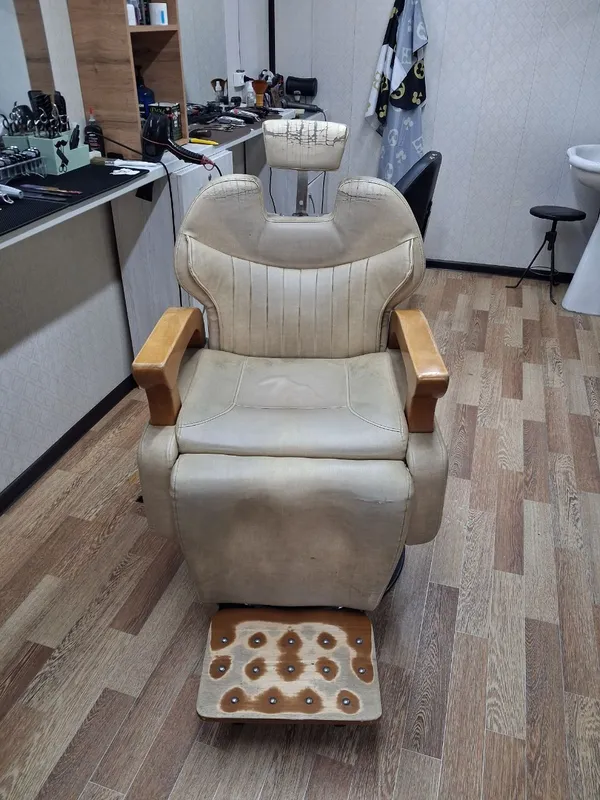 Salon uchun kreslo sotiladi 2 Salon uchun kreslo sotiladi 2