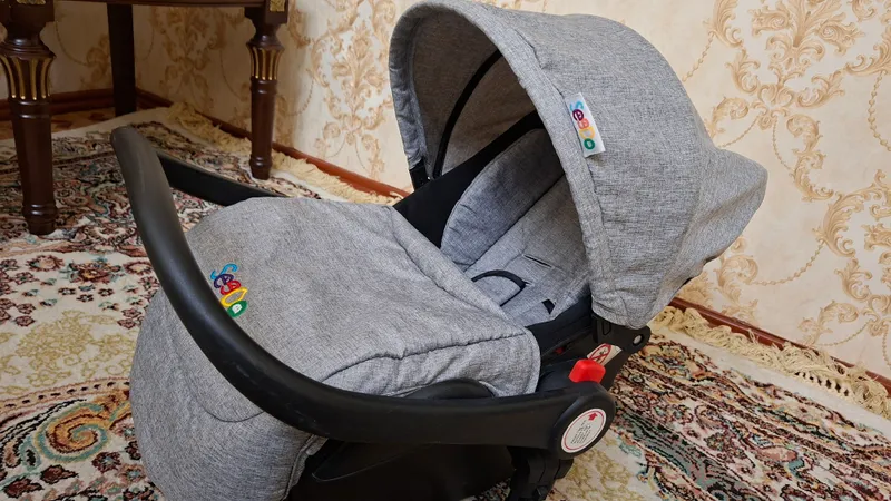 Bolalar uchun avtokreslo (Baby car seat)