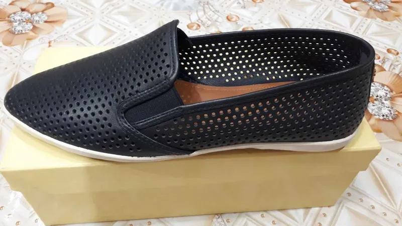 СРОЧНО ПРОДАЮТСЯ Кожаные женские мокасины фирмы Tory Burch — фото 1