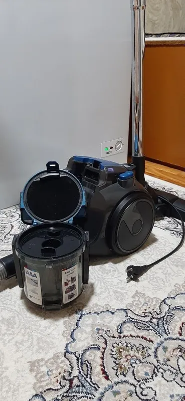 Пылесос Bosch Cleanń Allergy ( без мешка ) 6 Пылесос Bosch Cleanń Allergy ( без мешка ) 6