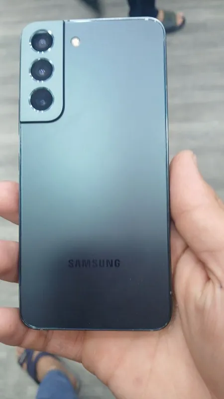 Samsung s22 8/256 1