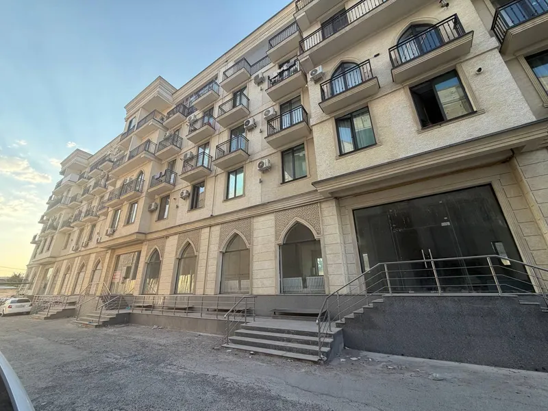 Ta’mirlangan va avtoturargoh joyi bor yangi uydagi 2 xonali kvartira sotiladi 1