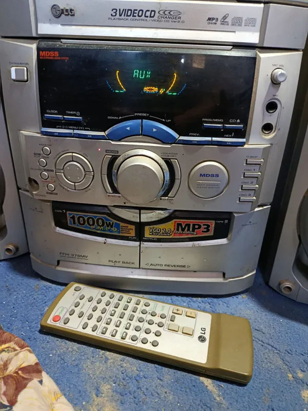 Muzikalniy sentr LG sotiladi 2 Muzikalniy sentr LG sotiladi 2