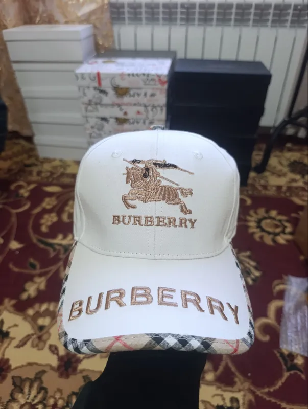BURBERRY кепка