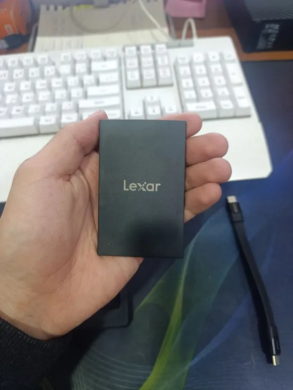 Lexar 2TB SL500 Portable SSD 2