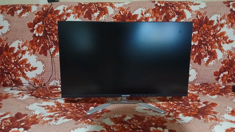 Monitor sotiladi 1