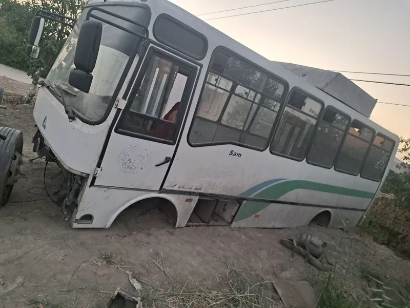 Avtobus kuzufi sotiladi xolat yaxshi chirigan joylari yoq 4 Avtobus kuzufi sotiladi xolat yaxshi chirigan joylari yoq 4