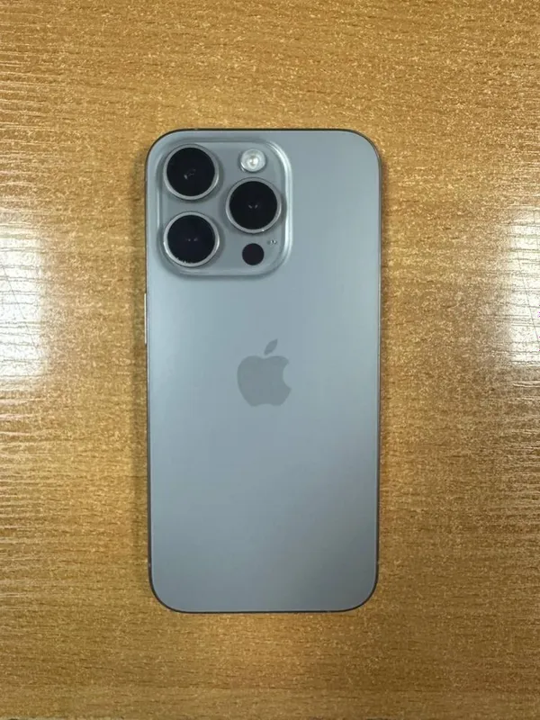 Iphone 15 pro titanium kor dok Iphone 15 pro titanium kor dok