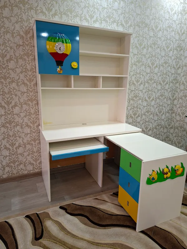 Писменный стол и кресло 4 Писменный стол и кресло 4