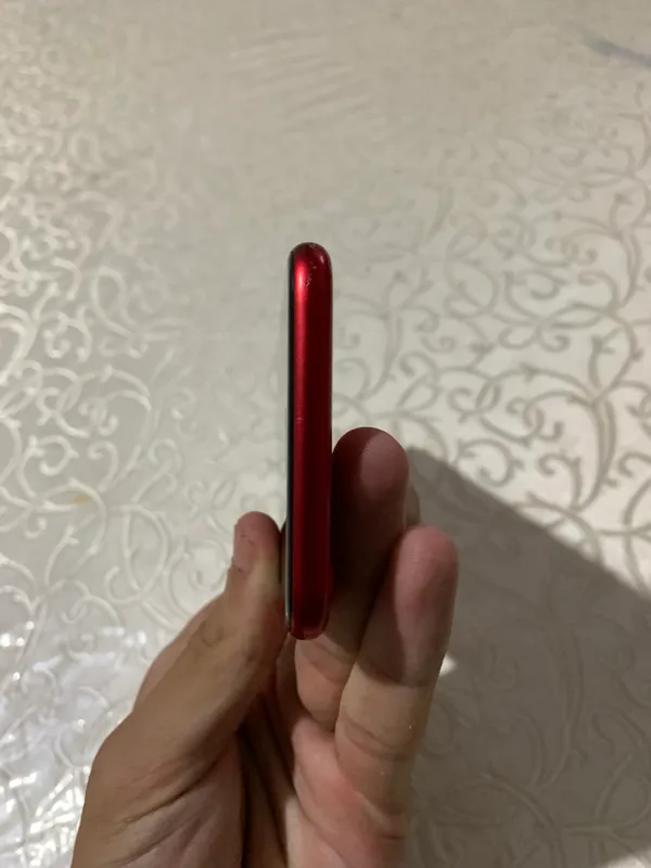 iPhone SE 2020 4 iPhone SE 2020 4