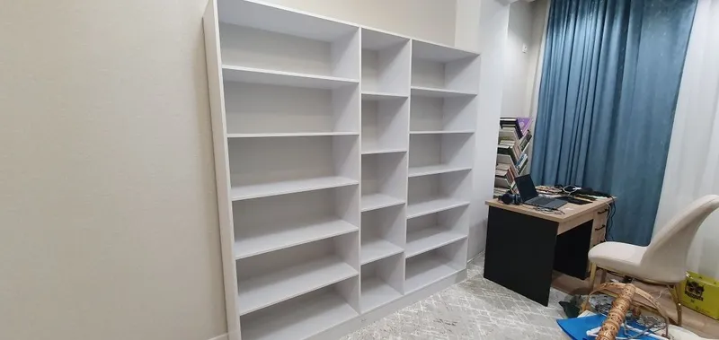 Kitoblar va buyumlar uchun maxsus javon — фото 2