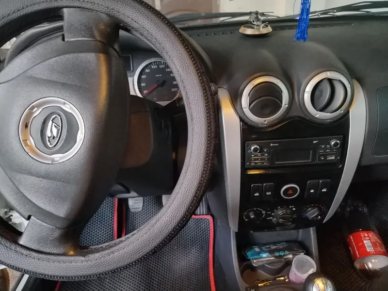 Lada largus cross 8