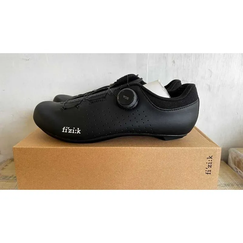 Новые шоссейные велотуфли Fizik Vento Omna Wide (BOA) | Размер 40 EU 3 Новые шоссейные велотуфли Fizik Vento Omna Wide (BOA) | Размер 40 EU 3