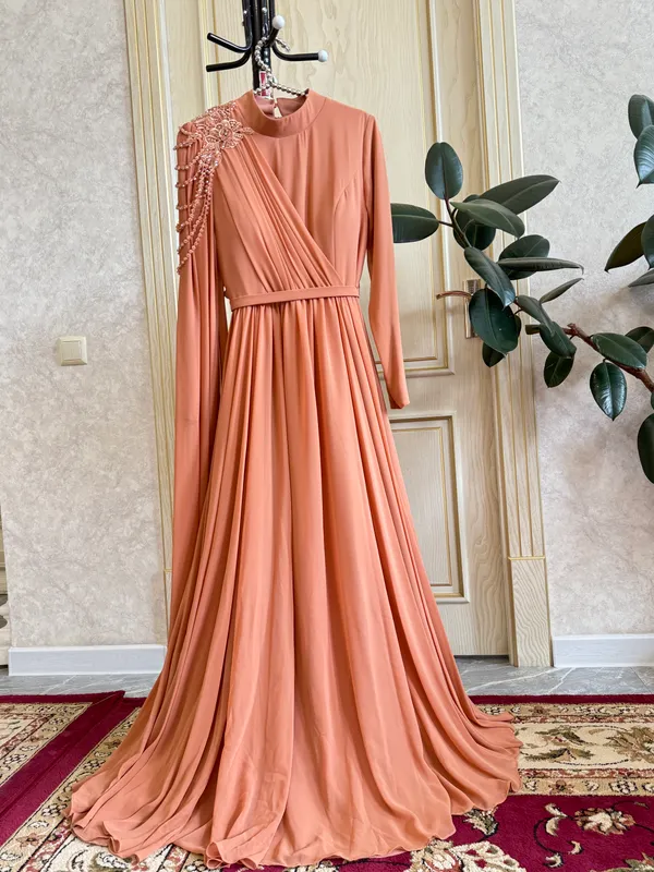 Toy va bayramlar uchun ayollar libosi — фото 2