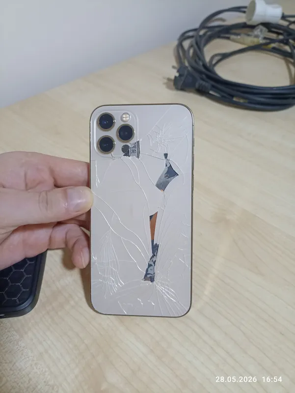 Айфон 12 PRO, на запчасти. 1