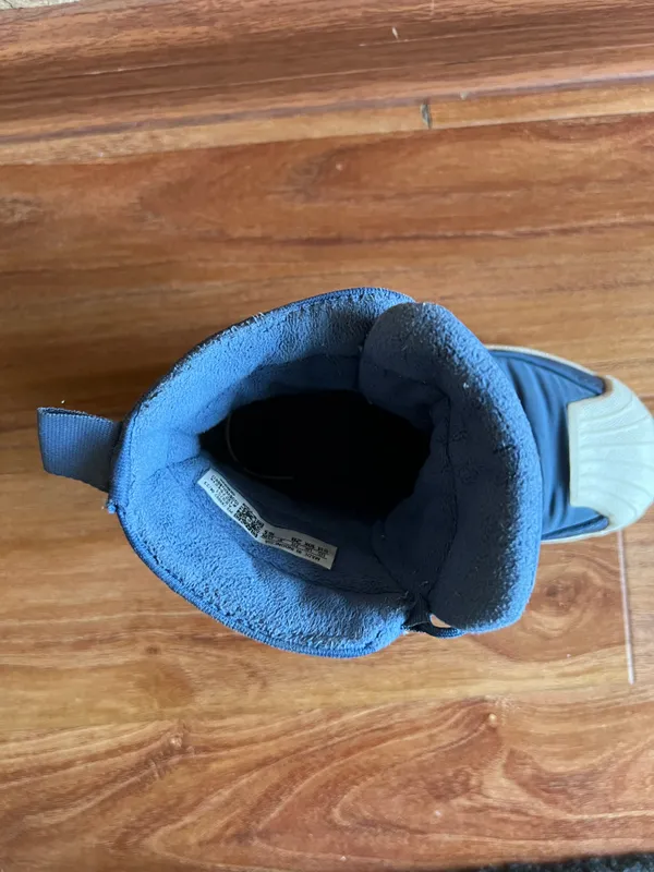 Детские ботинки Adidas 3 Детские ботинки Adidas 3