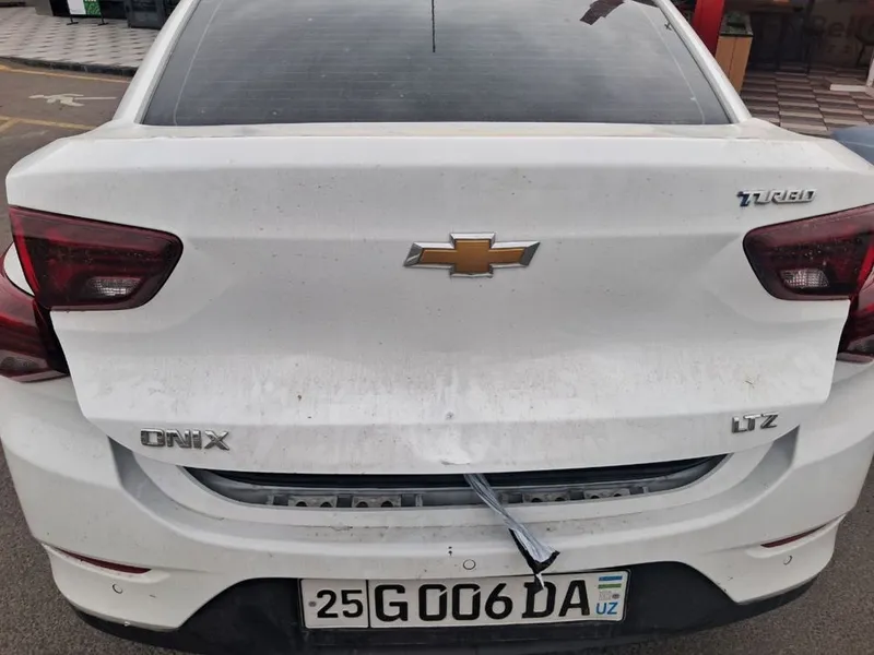 Chevrolet Onix LTZ turbo 1