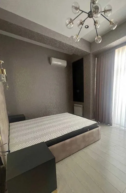 C-2 • 3 xona • 80 m² • 3/7 qavat 3 C-2 • 3 xona • 80 m² • 3/7 qavat 3